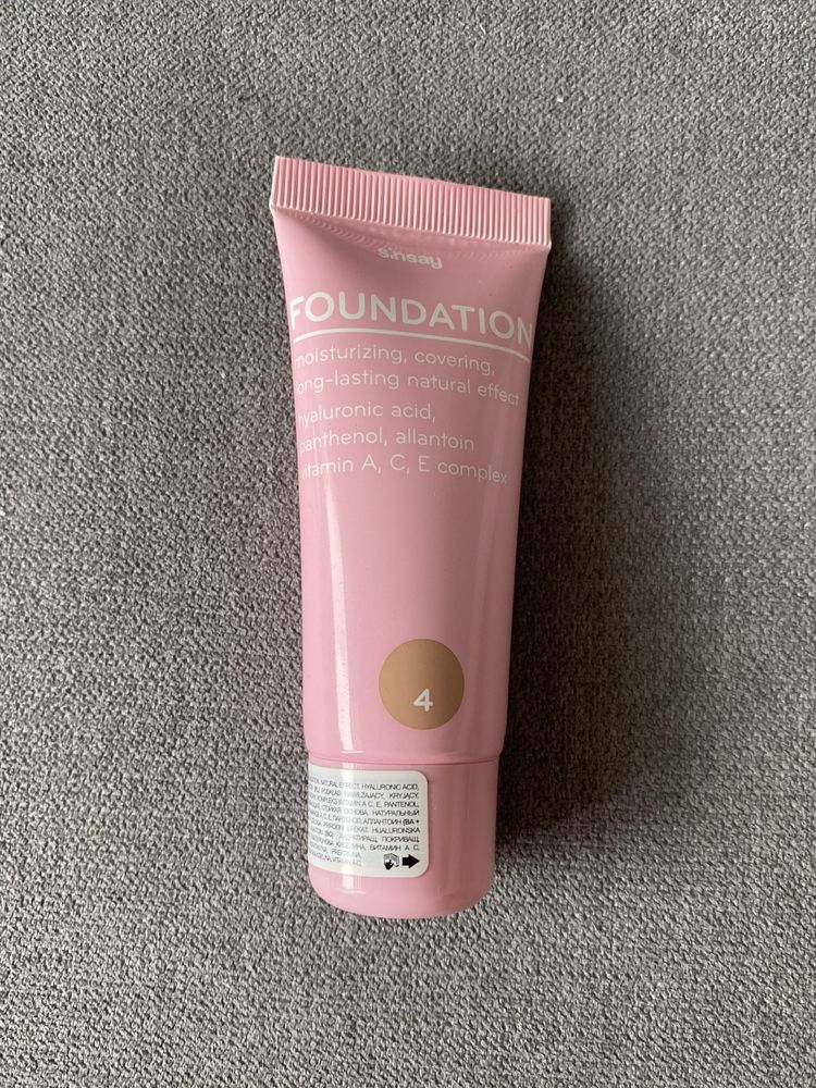Podkład rozświetlający Ensary Foundation - odcień 4 (30ml)