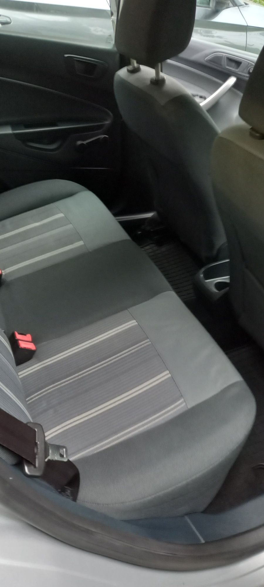 Sprzedam Forda Fiestę mk7  1.4 tdci
