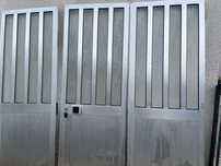 Portas de aluminio de 3 folhas.