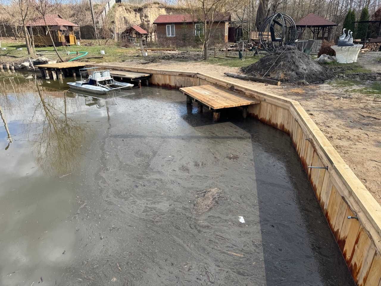 Рибалка в Гореничах Беседка Домік