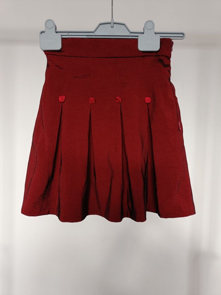 Bordowa błyszcząca czerwona spódniczka dla dziewczynki rozmiar 104
