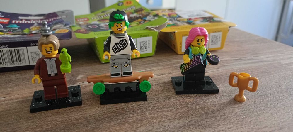 Lego mini figures