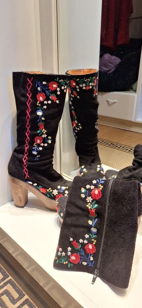 Botas bordadas Ruika