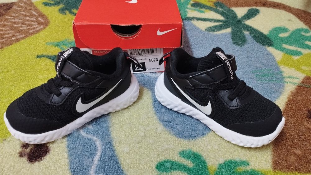 Ténis Nike revolution 5 criança n°22