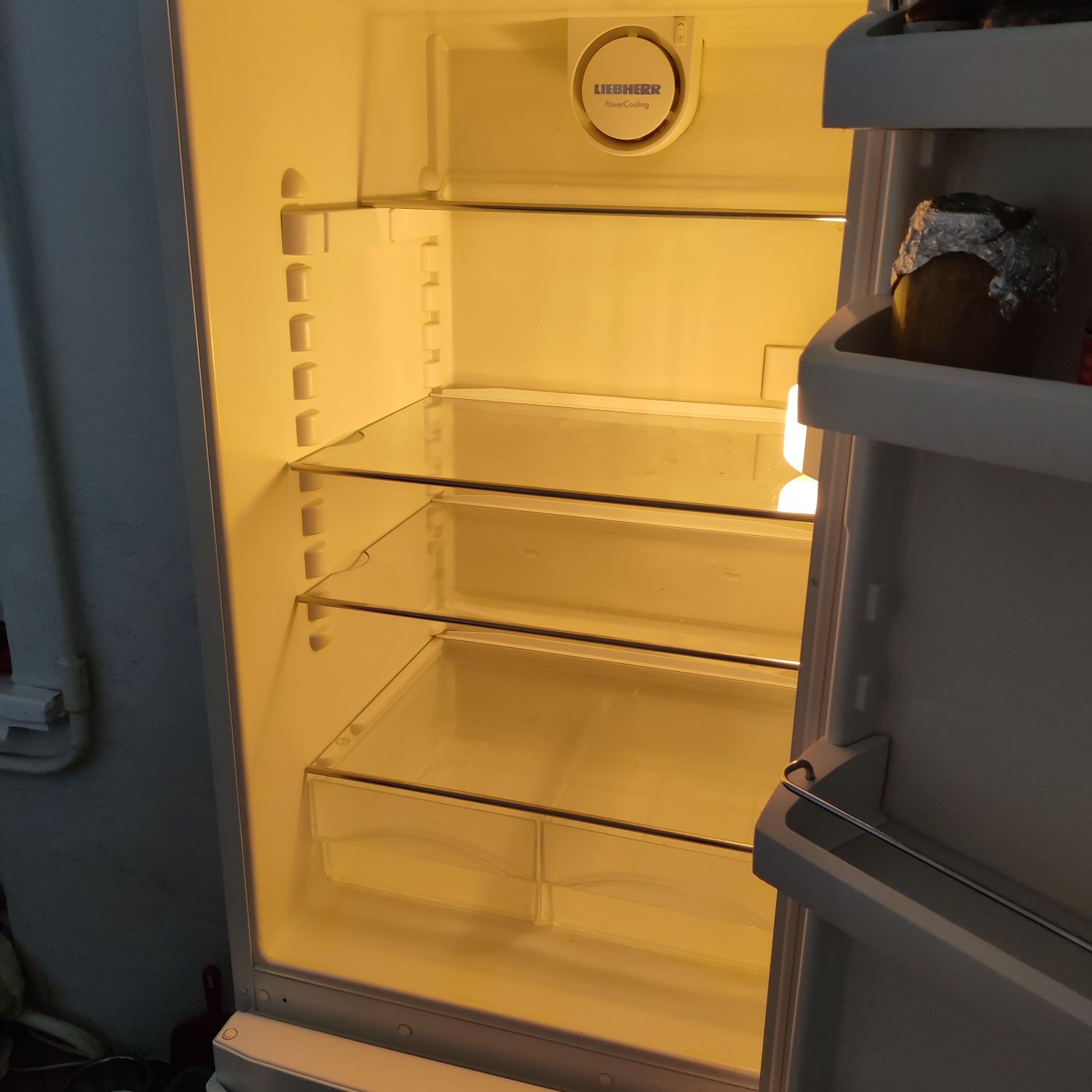 Холодильник LIEBHERR cn3033