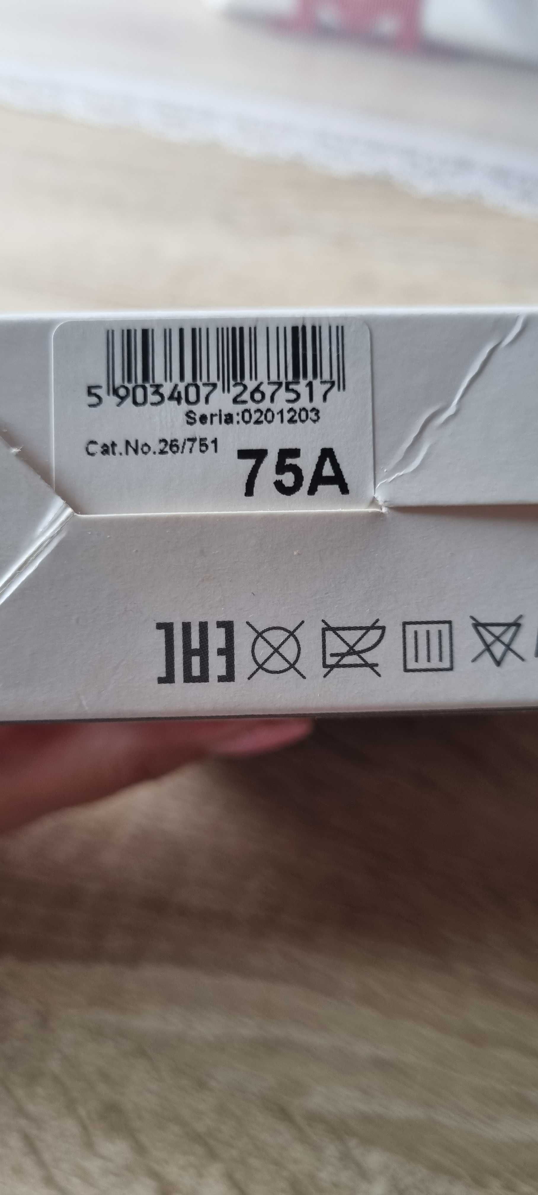 Biustonosz z odpinanymi miseczkami 75A