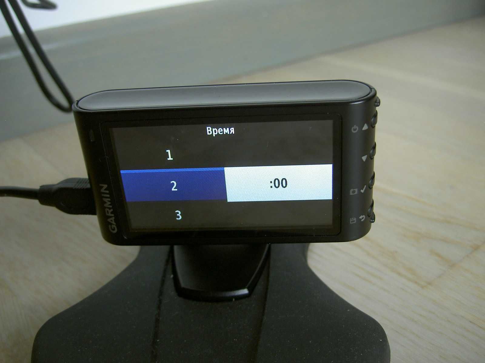 Автомобільний GPS відеореєстратор Garmin DashCam 35