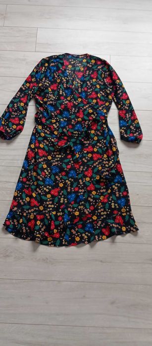 Sukienka w kwiaty 44 XXL