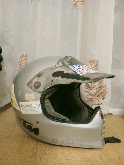 Equipamento de mota capacete