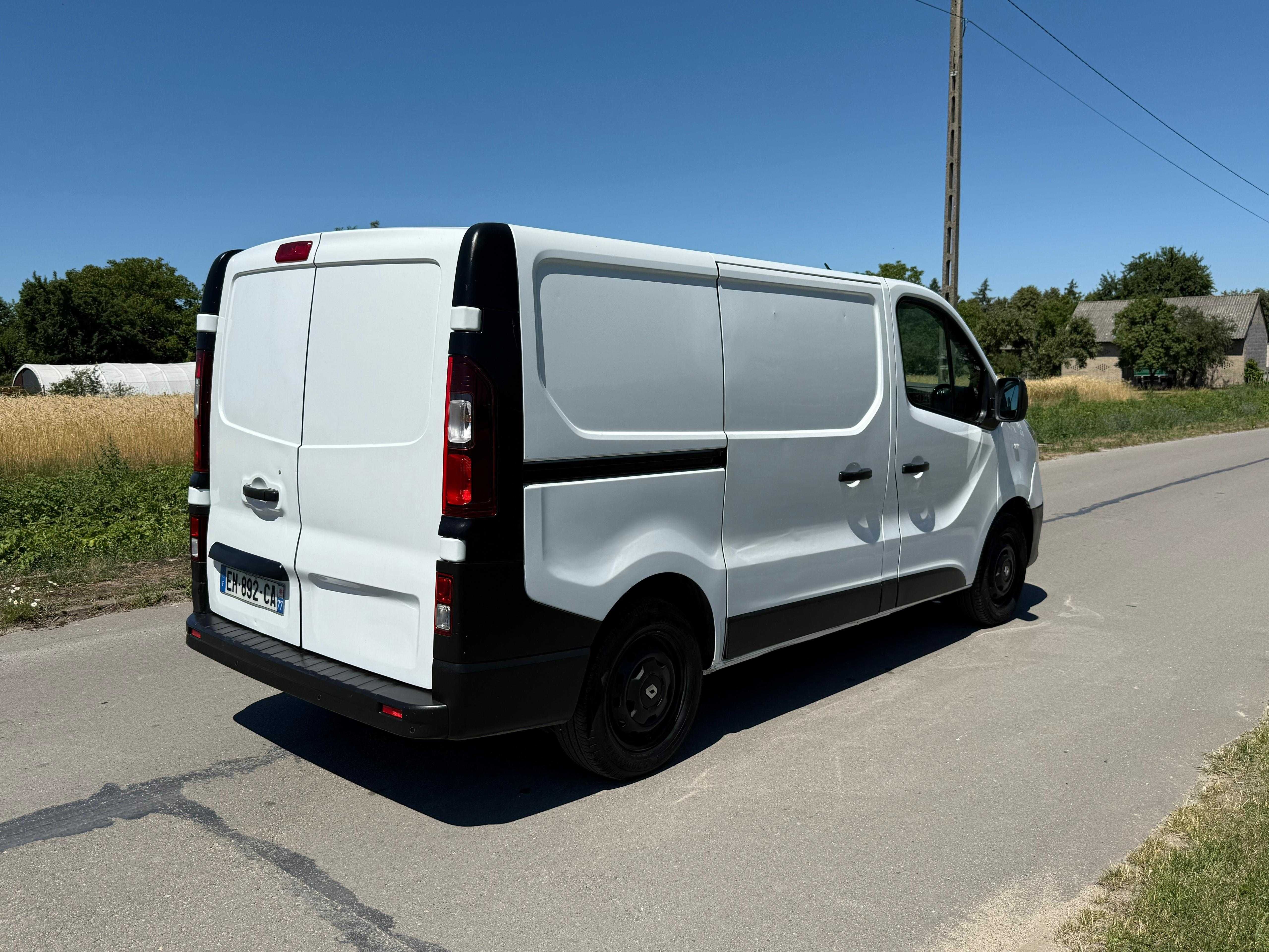 Renault trafic III , 2017 rok stan bardzo dobry 150 tys km
