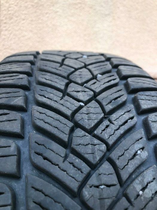 Продам зимові шини з дисками. AUDI VW SKODA 5×112...