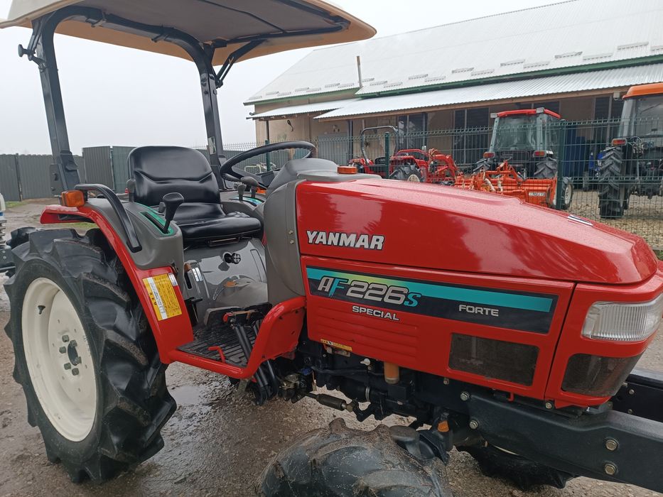 Японський мінітрактор.Трактор.