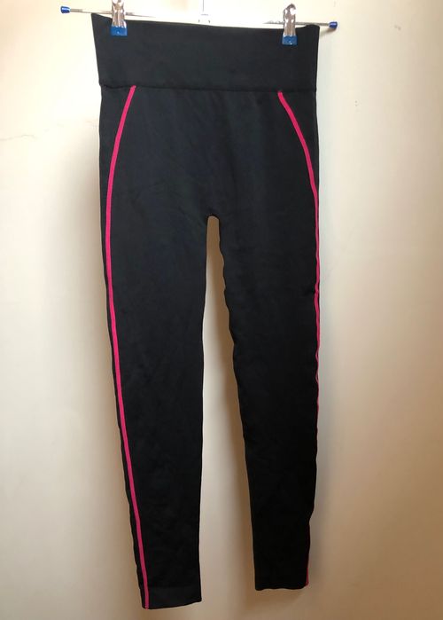 Czarne legginsy z wysokim stanem M