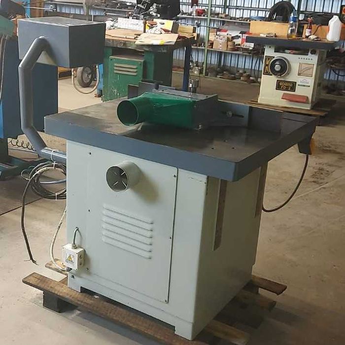 Frezarka dolnowrzecionowa GOMAD FD-2 2001r.