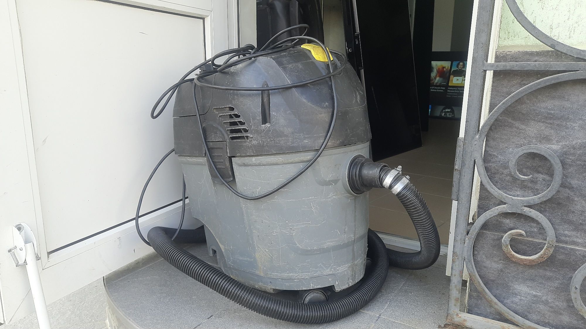 Пилосос мийний Karcher profesional nt 35/1 Ap