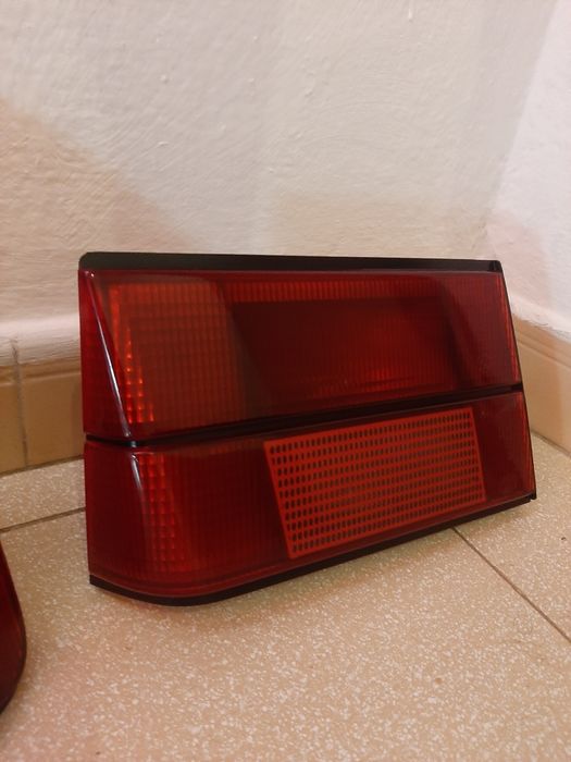 Farolim traseiros BMW E34.