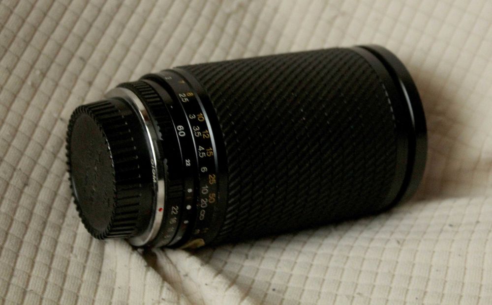 Tokina 60-300mm f4-5.6 SZ-X  Macro - Lens. Olympus OM.