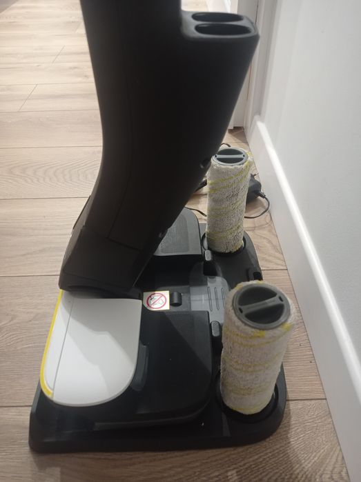 Mop elektryczny Kärcher FC 4-4 + zestaw akumulatorów/ładowarka