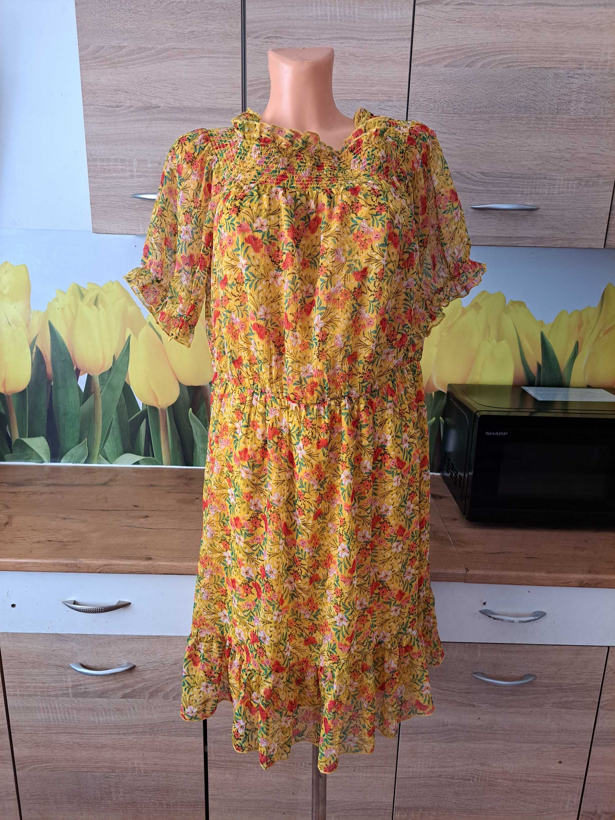 Śliczna zwiewna sukienka Papaya rozmiar 46 poliester kwiaty