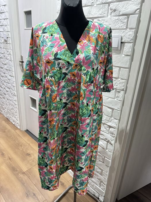 Sukienka kolorowa dekolt v oversize lato prosta