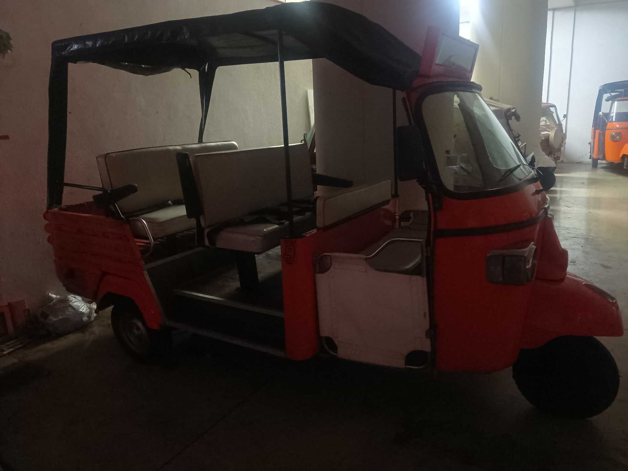 TUK TUK ELECTRiC Piaggio 422cc - 7 PAX