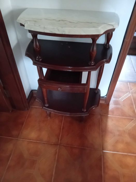 Móvel de entrada  bom estado