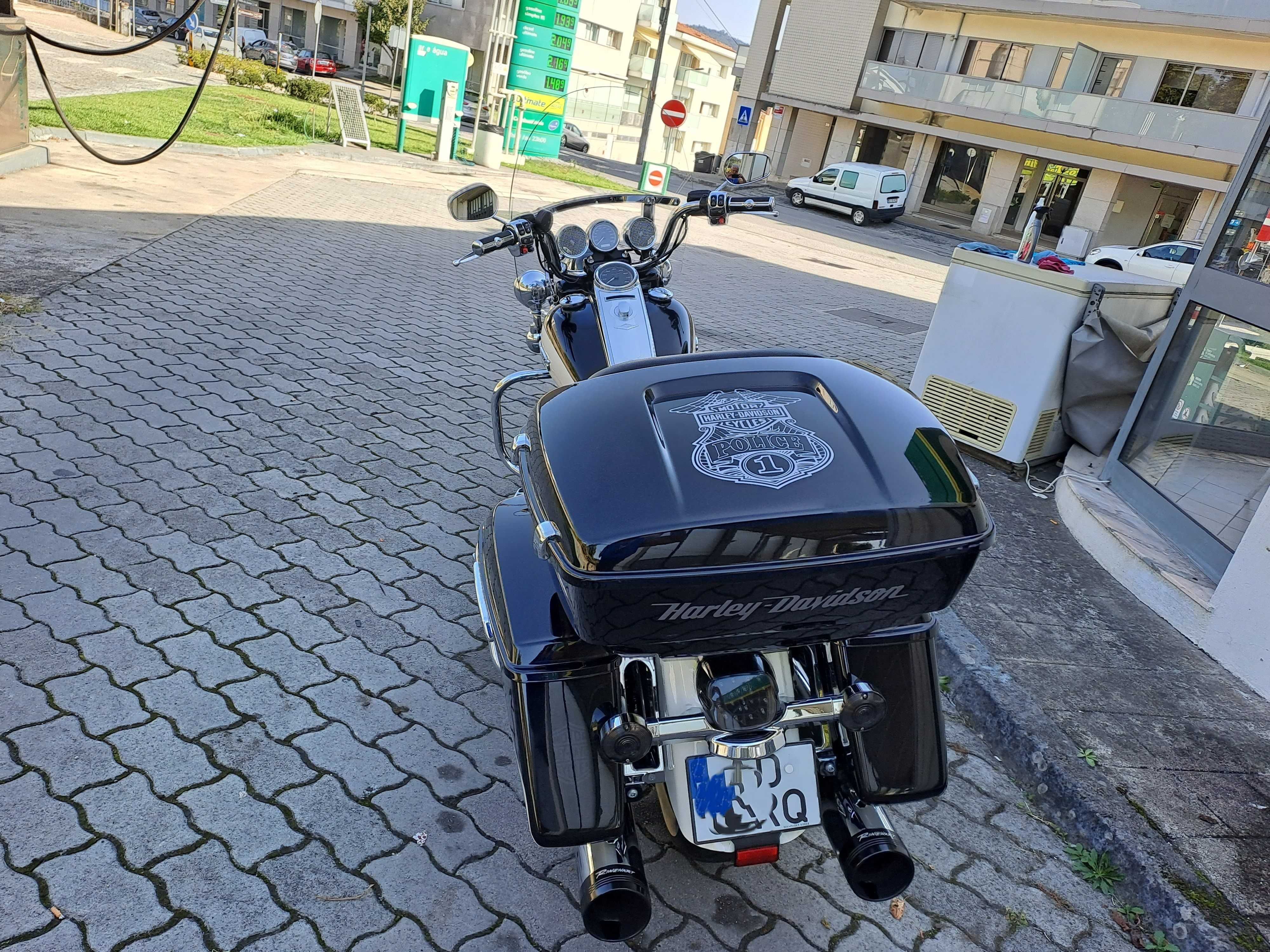 Harley Davidson Road King Police