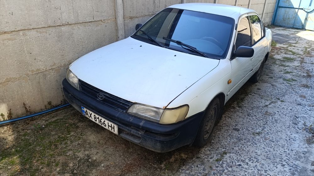 Toyota corolla e100