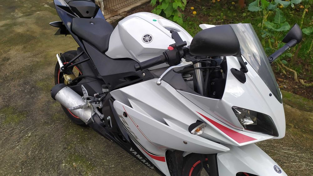 Mota Yamaha YZF R125