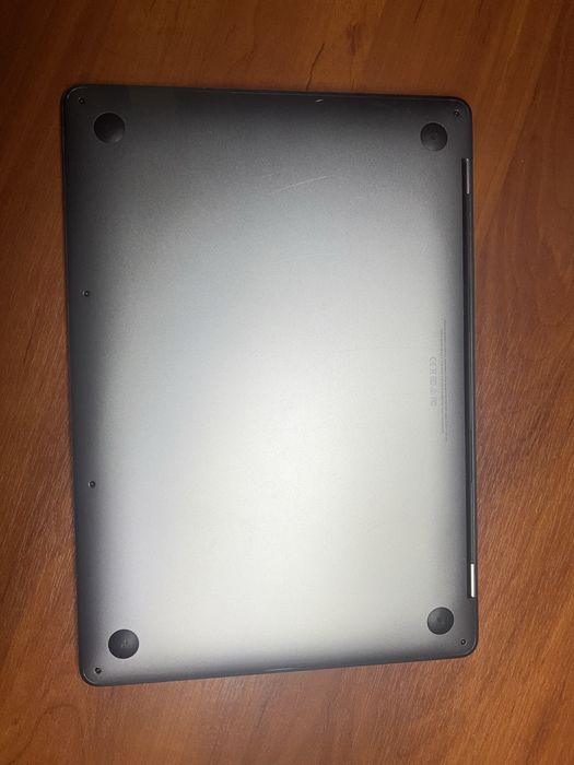 Macbook pro 2017 i5 8/256gb