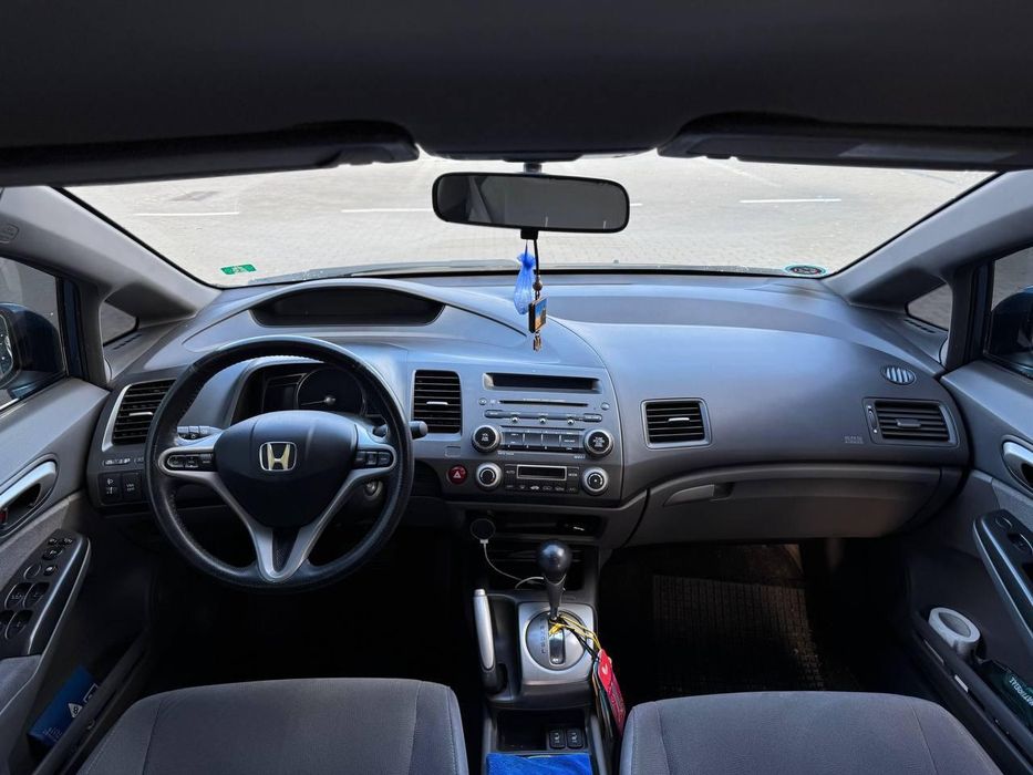 Honda civic.       Гібрид