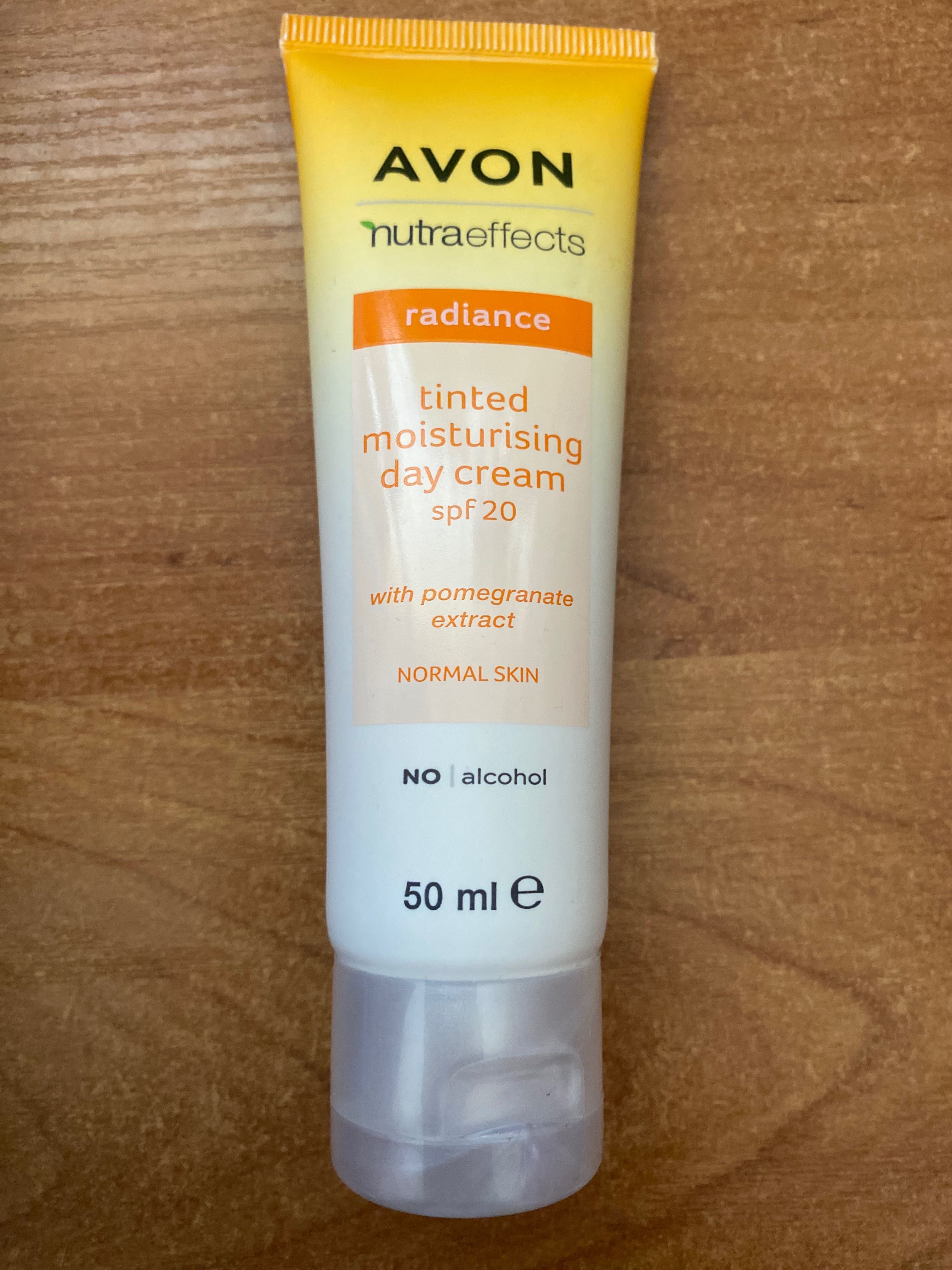 Avon Nuttra Effects Krem Koloryzujący