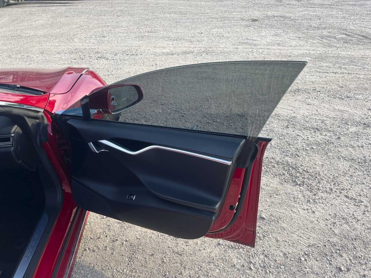 Салон Tesla S Тесла С рестайл, Tesla S Plaid