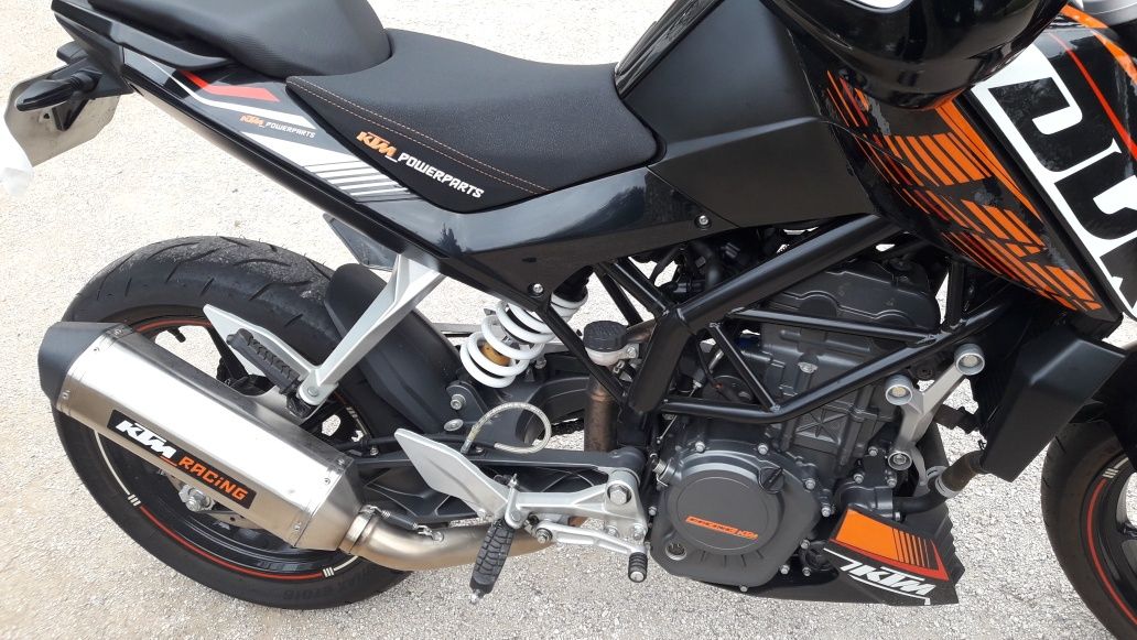 Ktm duke 125 black edition