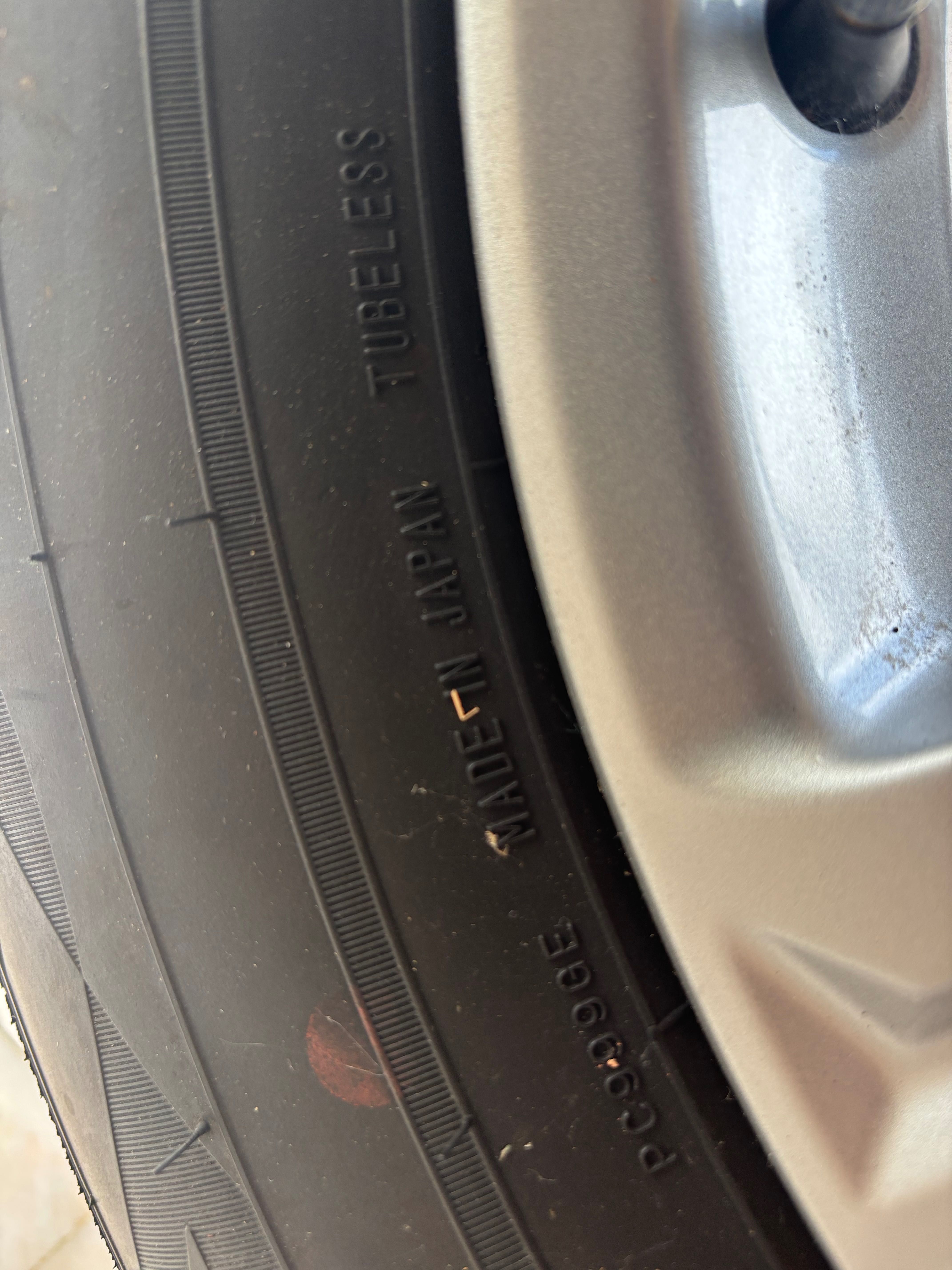 4 X Jantes  16 Toyota genuínas com 4 pneus Dunlop 215/65/16 novos