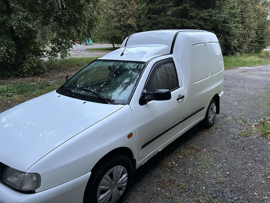 Автомобіль volkswagen caddy