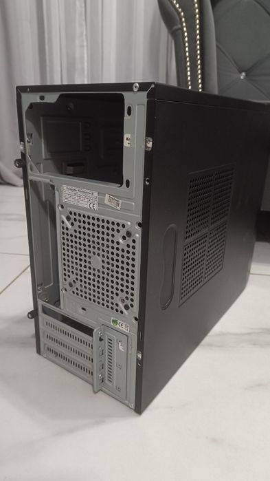 Obudowa chieftec do komputera PC mATX z nagrywarką dvd