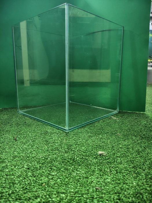 Aquário  cubo 28/25/25