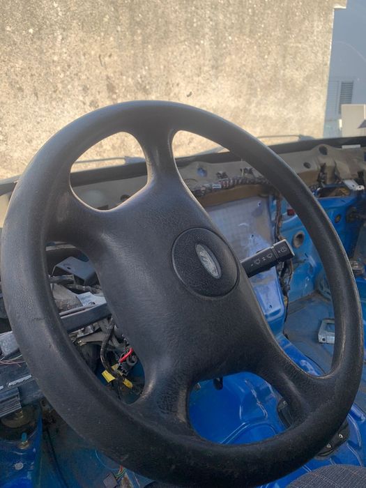 Todo o tipo de peças de carroçaria disponíveis