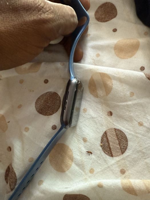 Apple watch SE 44mm ecrã partido