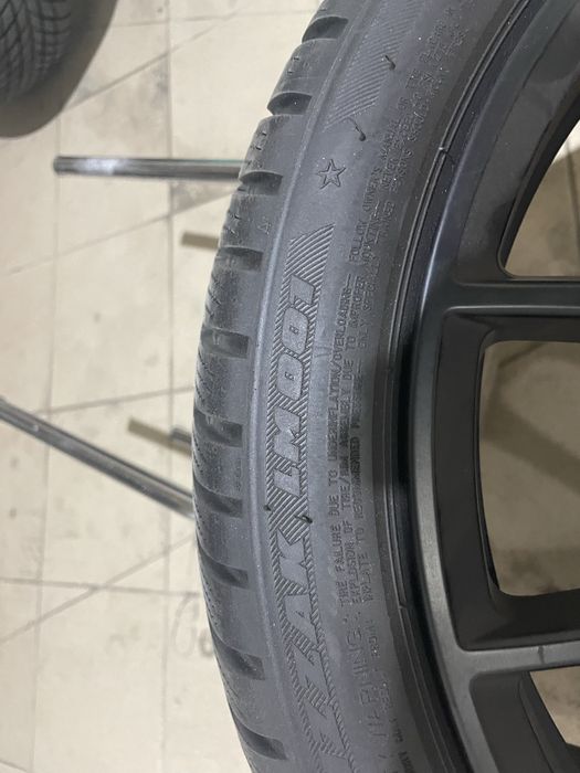 Opony zimowe 225x40r18 bridgestone  blizzak LM 001