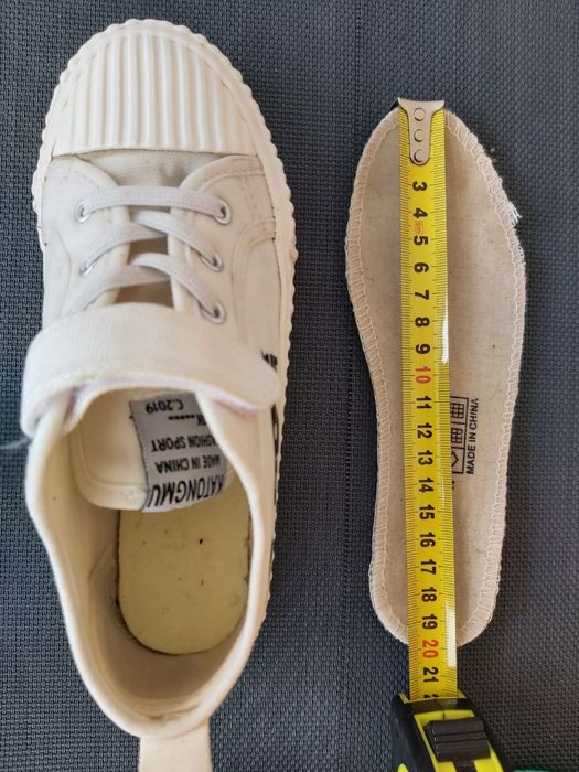 Кеди на дівчинку