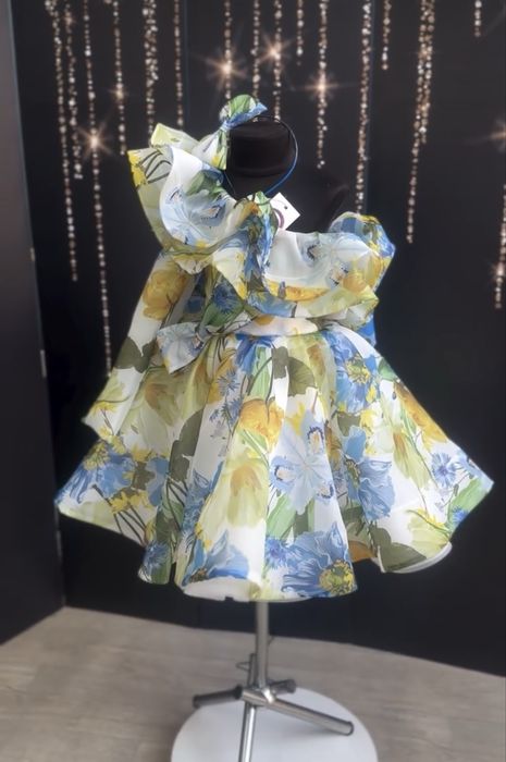 Святкова сукня на дівчинку