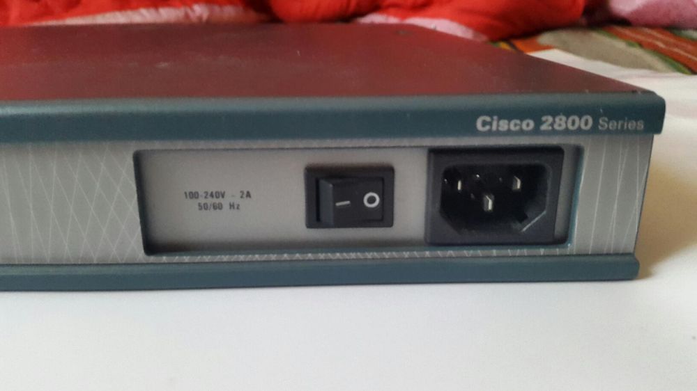 Маршрутизатор Cisco 2811 c модулем vi2-2fxo