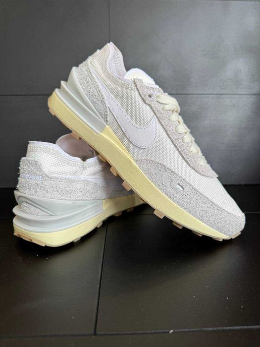Кросівки Nike W Waffle One Vntg DX2929-100 (38)