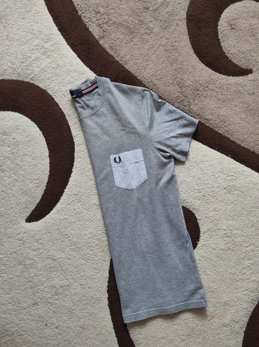 Футболка Fred Perry ( S size)