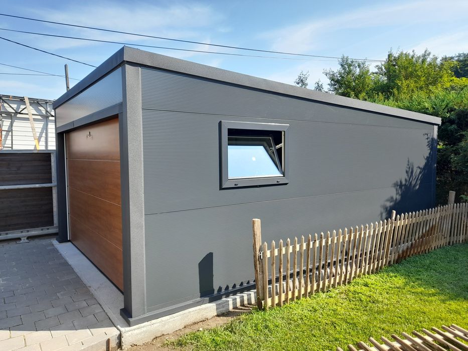 Garaż z płyty warstwowej płyta warstwowa PIR EPS izolacja profil ocynk