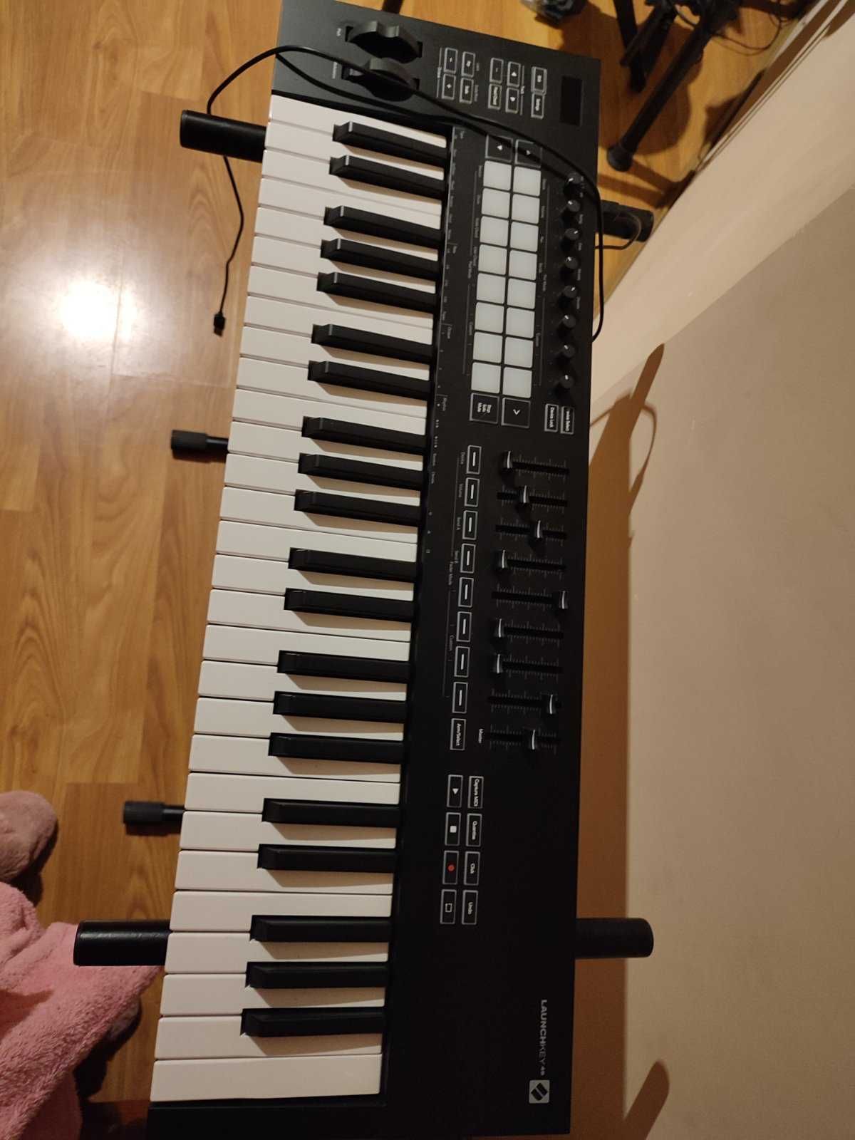 MIDI-клавіатура Novation Launchkey 49