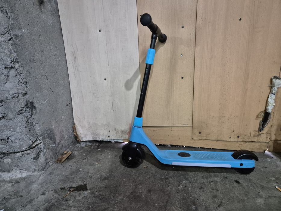 Hulajnoga elektryczna dla dziecka