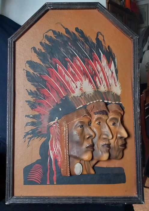 Quadro em relevo em madeira